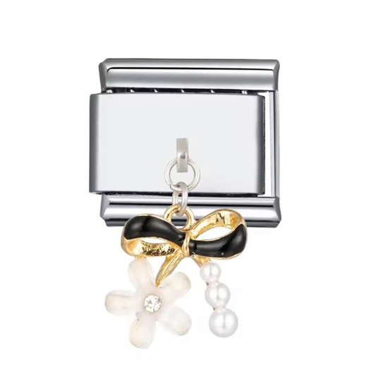 Schleife Blume Perlen Charm